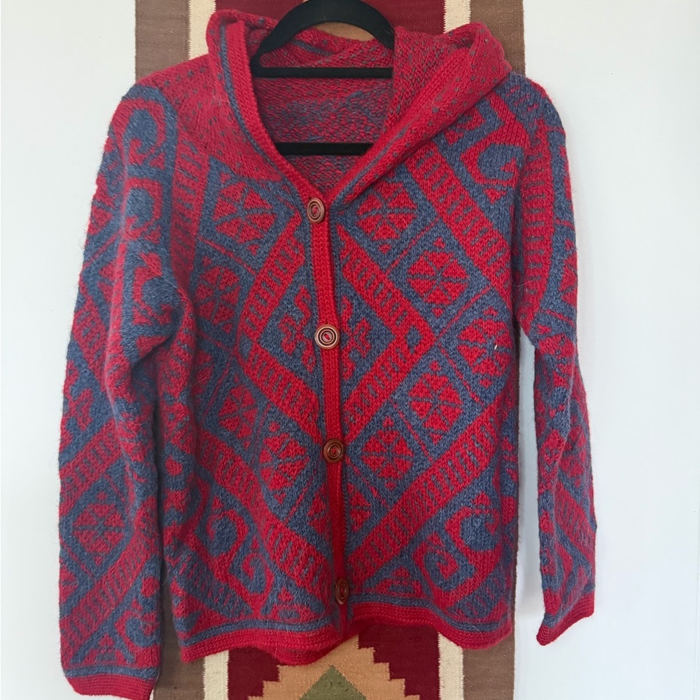 Nordic Inspired 100% Aplaca Button Hoodie
